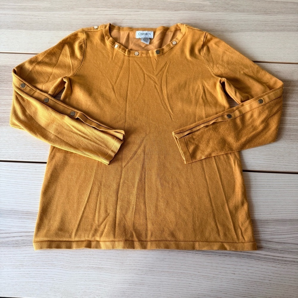 Carmen sweater Golden Knit Top with Button round neck Accents size S